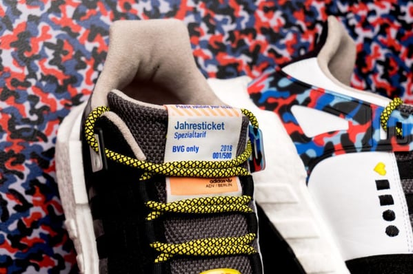 Adidas-Schuh als Marketingstrategie der BVG