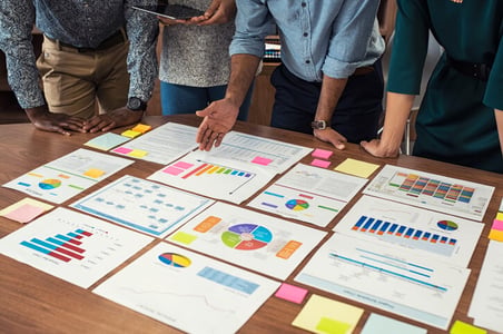 Team arbeitet an einem Marketingkonzept