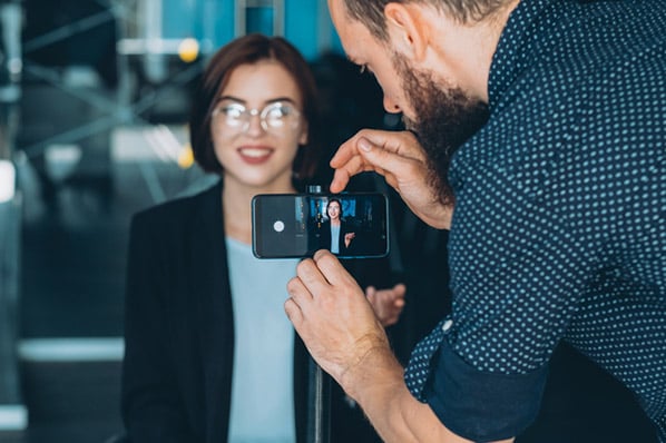 Image showcasing Corporate Influencer: Best Practices und Beispiele