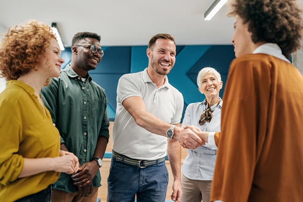 Erster Arbeitstag: Tipps für den Start in einer neuen Firma