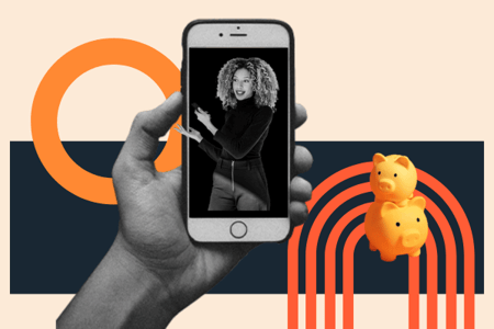 Hand hält Smartphone mit Kurzvideo